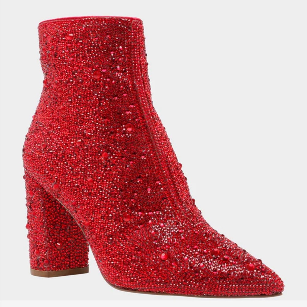 Betsy Johnson Cady Red Size 8.5 NWB